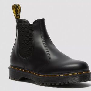 Dr Martens Smooth Leather Chelsea Boots